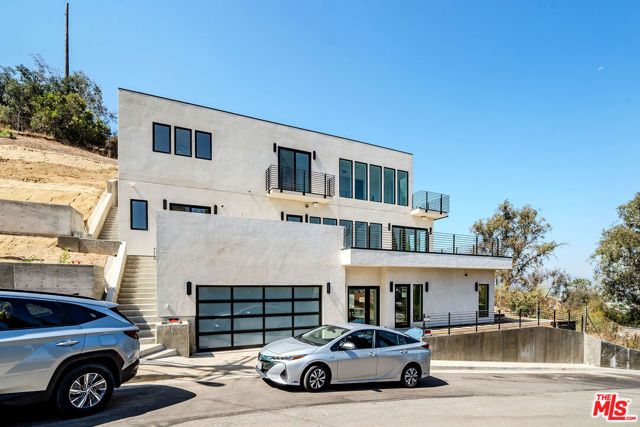 2882 El Roble Drive, Los Angeles, CA 90041