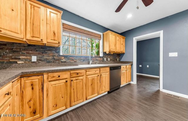 703 Hillside Ave, Maryville, TN 37804