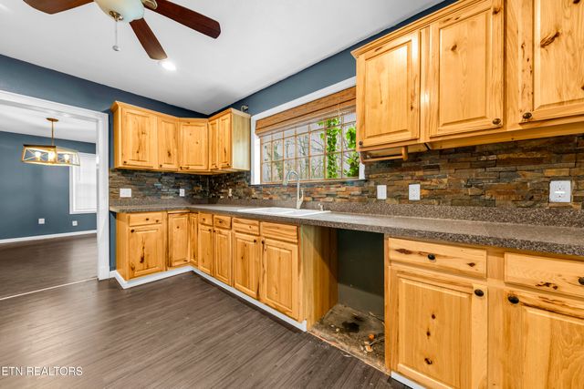 703 Hillside Ave, Maryville, TN 37804