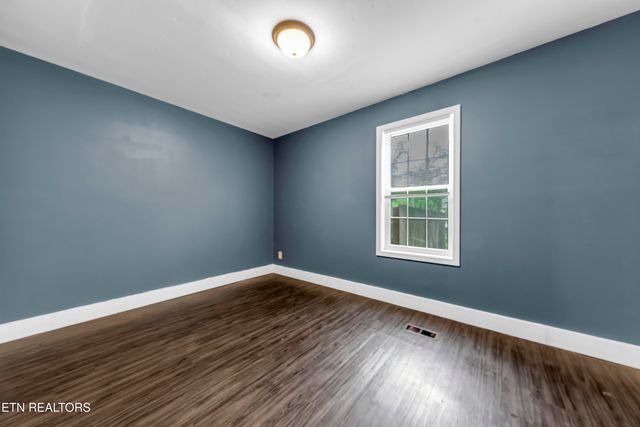 703 Hillside Ave, Maryville, TN 37804