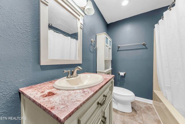 703 Hillside Ave, Maryville, TN 37804