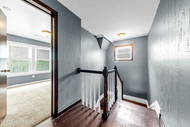 703 Hillside Ave, Maryville, TN 37804