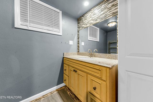 703 Hillside Ave, Maryville, TN 37804
