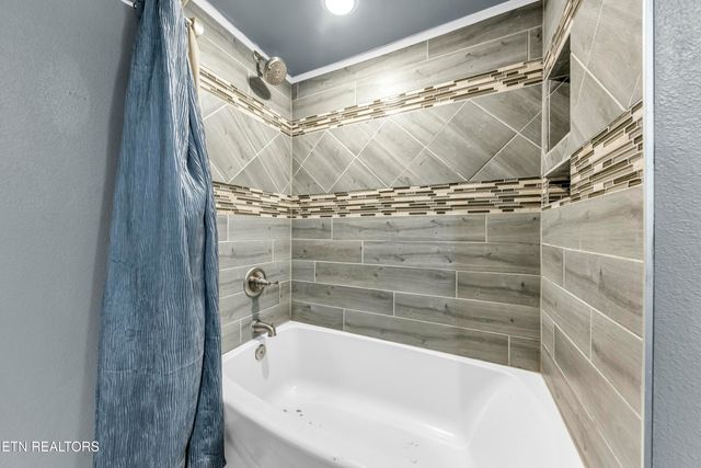 703 Hillside Ave, Maryville, TN 37804