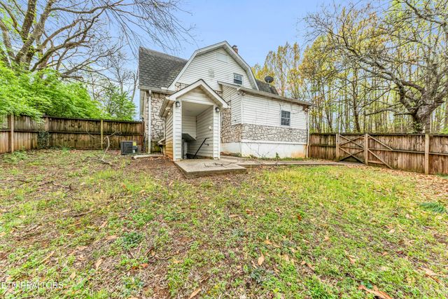 703 Hillside Ave, Maryville, TN 37804