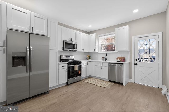 434 W EARLHAM TER, Philadelphia, PA 19144