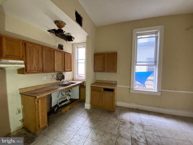 2110 N CHARLES ST N, Baltimore, MD 21218