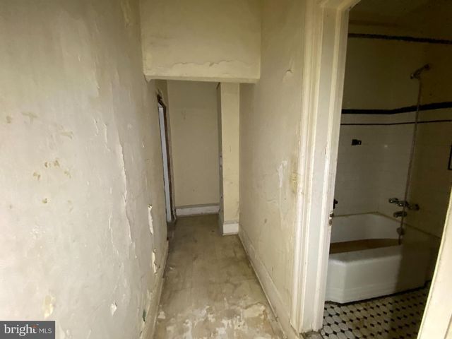 2110 N CHARLES ST N, Baltimore, MD 21218