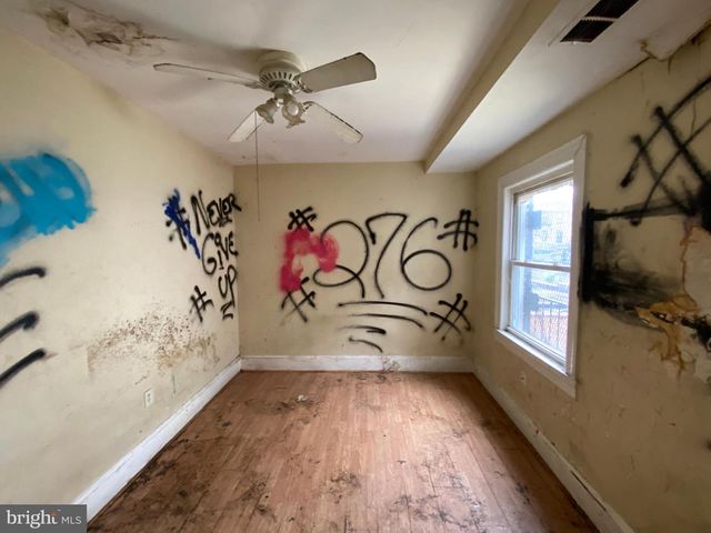 2110 N CHARLES ST N, Baltimore, MD 21218