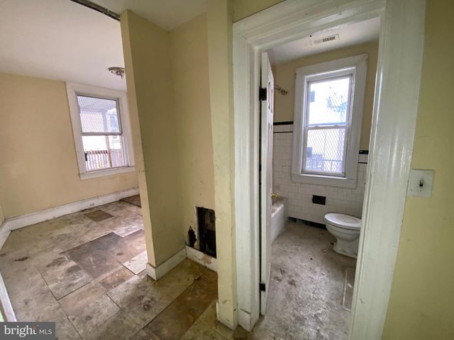 2110 N CHARLES ST N, Baltimore, MD 21218