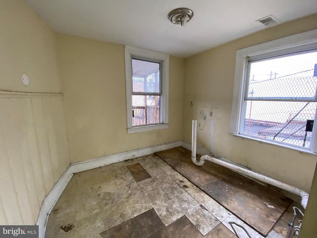 2110 N CHARLES ST N, Baltimore, MD 21218