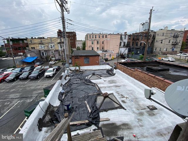 2110 N CHARLES ST N, Baltimore, MD 21218