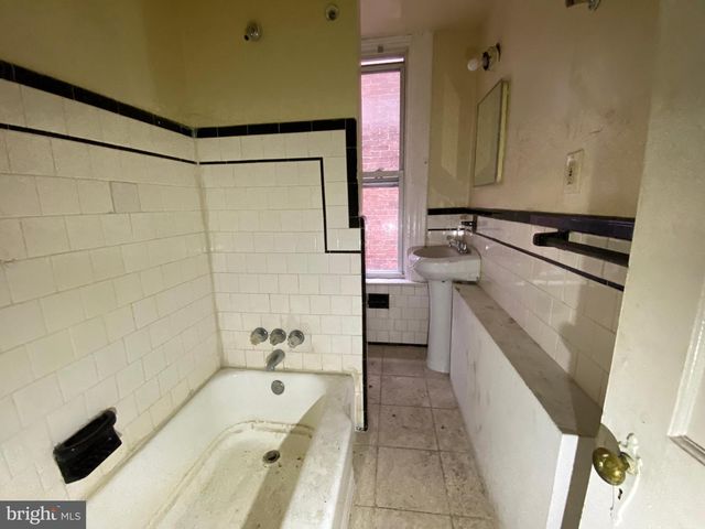 2110 N CHARLES ST N, Baltimore, MD 21218