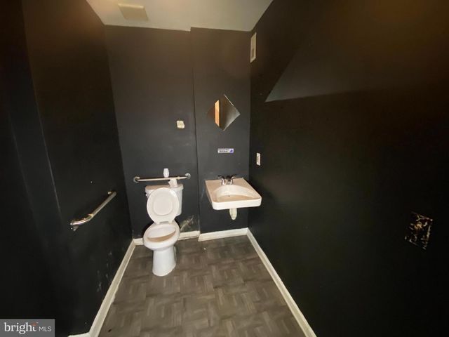 2110 N CHARLES ST N, Baltimore, MD 21218