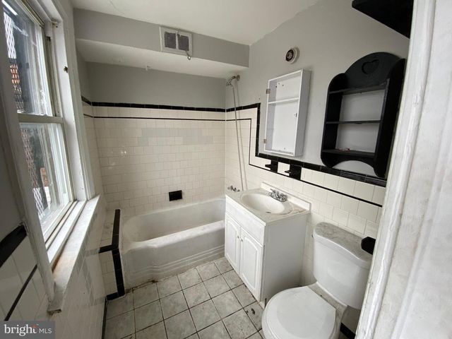 2110 N CHARLES ST N, Baltimore, MD 21218