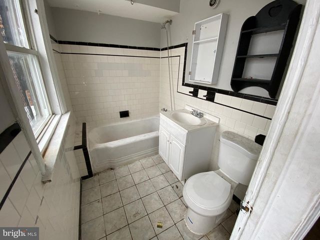 2110 N CHARLES ST N, Baltimore, MD 21218