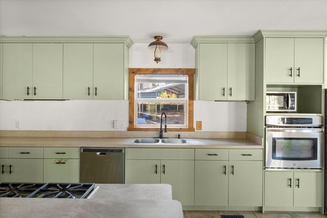 140 Dolly Drive, Payne Springs, TX 75156