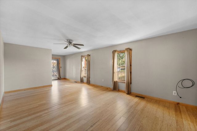 140 Dolly Drive, Payne Springs, TX 75156