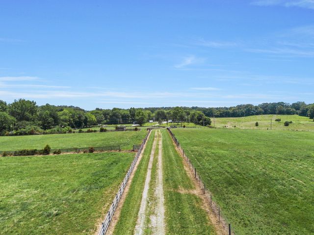 2620 Highway 48, S, Dickson, TN 37055