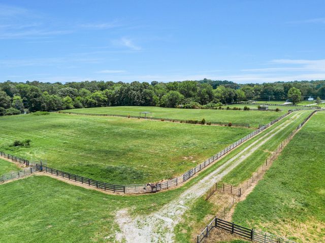 2620 Highway 48, S, Dickson, TN 37055