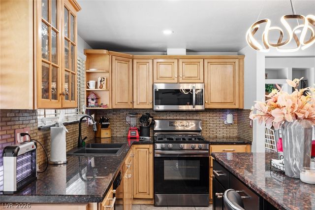 6779 Shelter Lane, Las Vegas, NV 89103