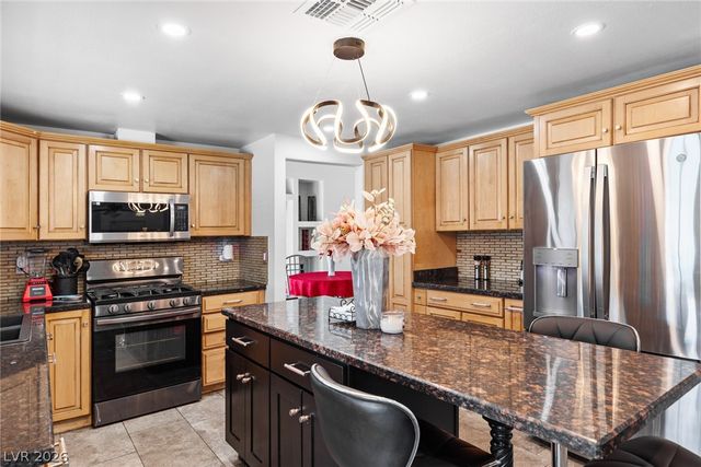 6779 Shelter Lane, Las Vegas, NV 89103