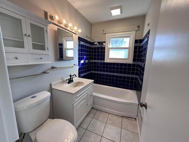 811 E 15th Avenue, Gary, IN 46407