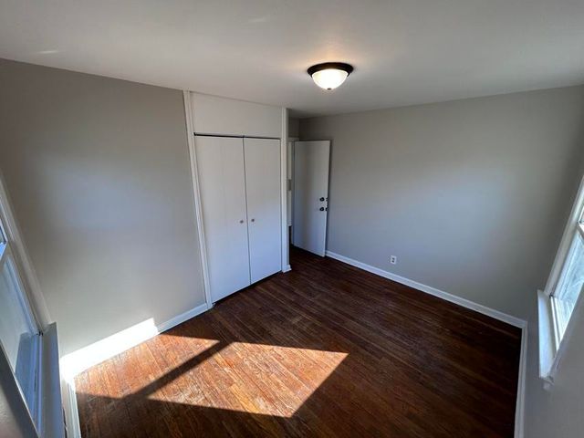 811 E 15th Avenue, Gary, IN 46407