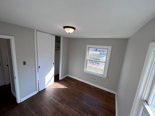 811 E 15th Avenue, Gary, IN 46407