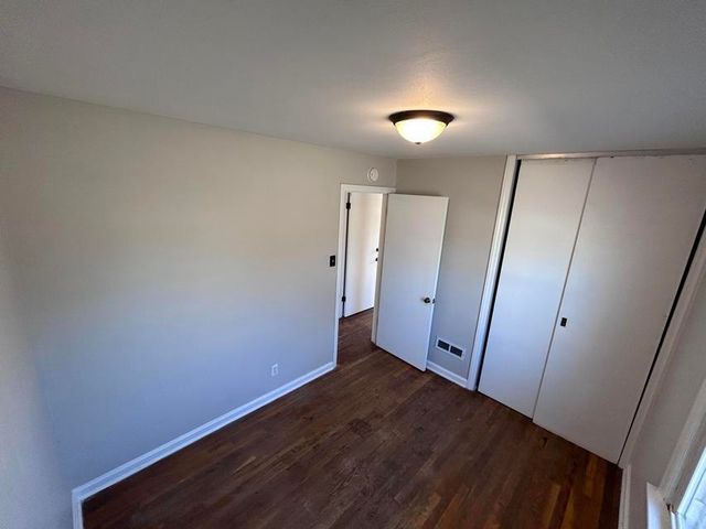 811 E 15th Avenue, Gary, IN 46407
