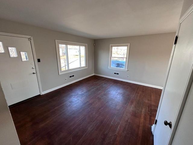 811 E 15th Avenue, Gary, IN 46407