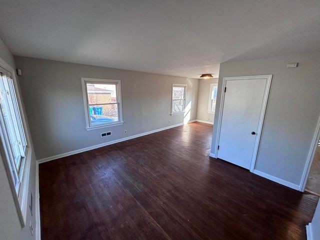 811 E 15th Avenue, Gary, IN 46407