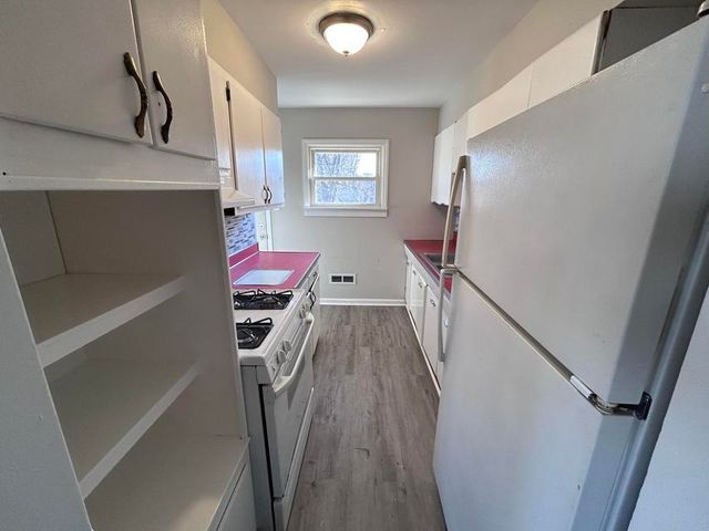 811 E 15th Avenue, Gary, IN 46407