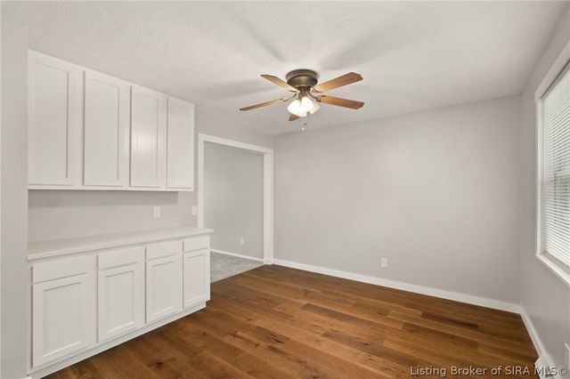 2911 N Walford Drive, Jeffersonville, IN 47130