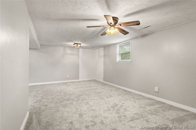 2911 N Walford Drive, Jeffersonville, IN 47130