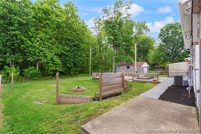 2911 N Walford Drive, Jeffersonville, IN 47130