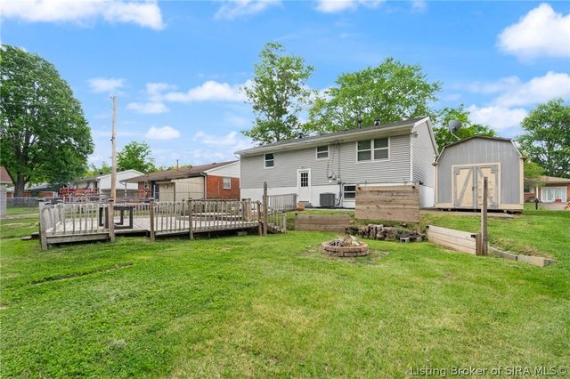 2911 N Walford Drive, Jeffersonville, IN 47130