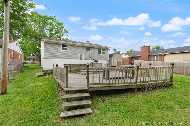 2911 N Walford Drive, Jeffersonville, IN 47130