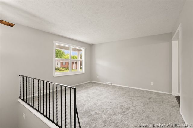 2911 N Walford Drive, Jeffersonville, IN 47130
