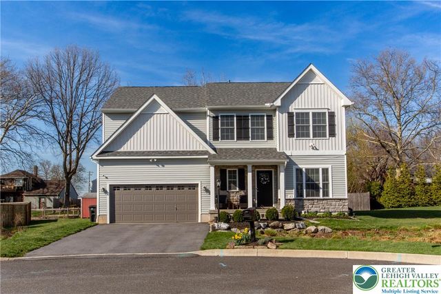 63 Oxford Ridge Court, Coopersburg Boro, PA 18036