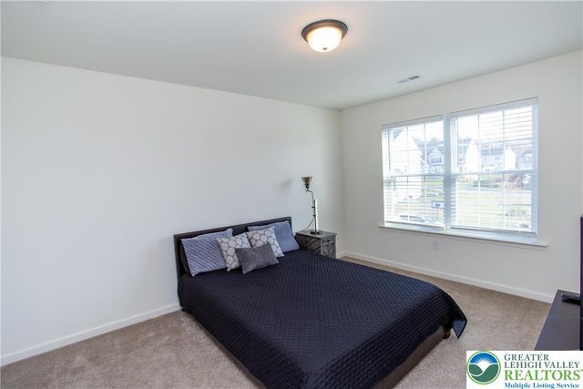 63 Oxford Ridge Court, Coopersburg Boro, PA 18036