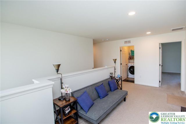 63 Oxford Ridge Court, Coopersburg Boro, PA 18036