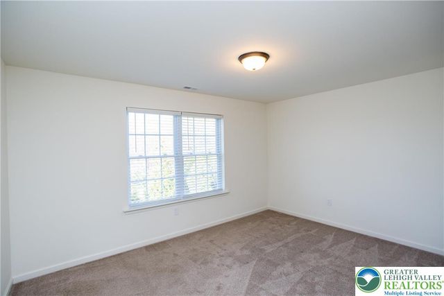 63 Oxford Ridge Court, Coopersburg Boro, PA 18036