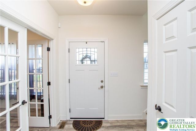 63 Oxford Ridge Court, Coopersburg Boro, PA 18036