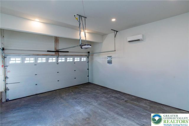 63 Oxford Ridge Court, Coopersburg Boro, PA 18036