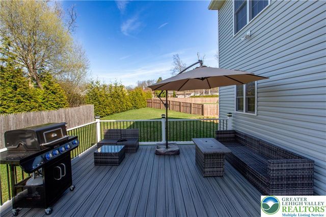 63 Oxford Ridge Court, Coopersburg Boro, PA 18036
