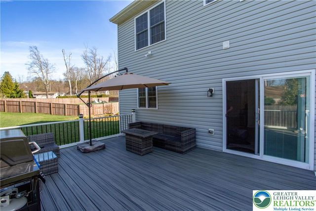 63 Oxford Ridge Court, Coopersburg Boro, PA 18036