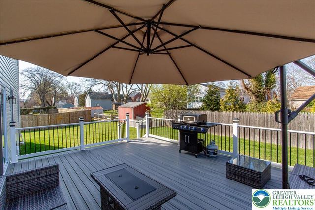 63 Oxford Ridge Court, Coopersburg Boro, PA 18036