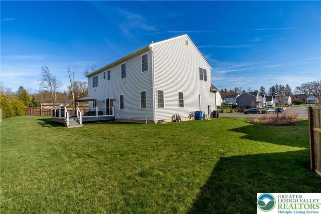63 Oxford Ridge Court, Coopersburg Boro, PA 18036