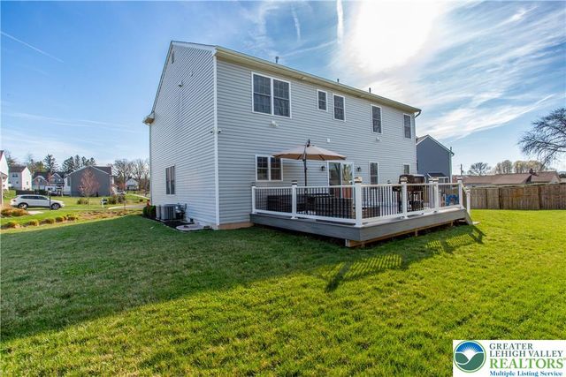 63 Oxford Ridge Court, Coopersburg Boro, PA 18036